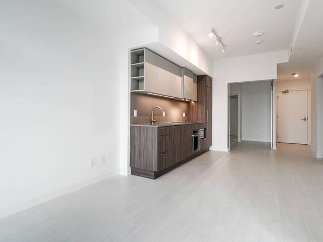 2308 - 19 Western Battery Rd, Condo with 2 bedrooms, 2 bathrooms and 1 parking in Toronto ON | Image 3
