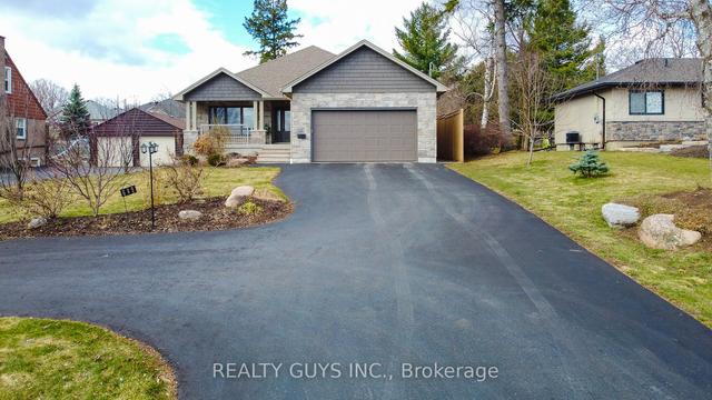 689 Spillsbury Dr, House detached with 2 bedrooms, 3 bathrooms and 7 parking in Peterborough ON | Image 12