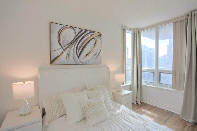 1126 - 25 Greenview Ave, Condo with 3 bedrooms, 2 bathrooms and 1 parking in Toronto ON | Image 10