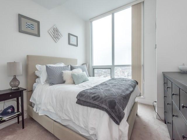 Uph01 - 600 Fleet St, Condo with 2 bedrooms, 2 bathrooms and 1 parking in Toronto ON | Image 4