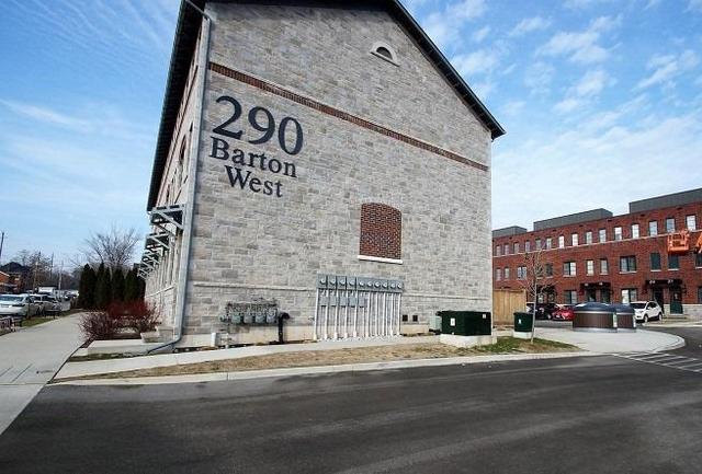 33 - 290 Barton St W, Townhouse with 3 bedrooms, 3 bathrooms and 1 parking in Hamilton ON | Image 1