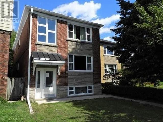 42 Emerald Cres, House detached with 3 bedrooms, 1 bathrooms and 1 parking in Toronto ON | Image 1