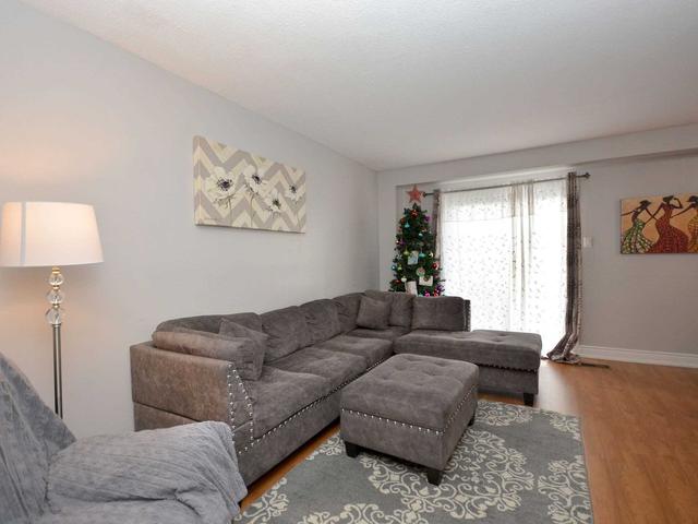 156 Enderby Cres, Townhouse with 3 bedrooms, 2 bathrooms and 2 parking in Brampton ON | Image 15