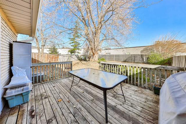 34 Berwick Pl, House semidetached with 3 bedrooms, 2 bathrooms and 3 parking in Kitchener ON | Image 13