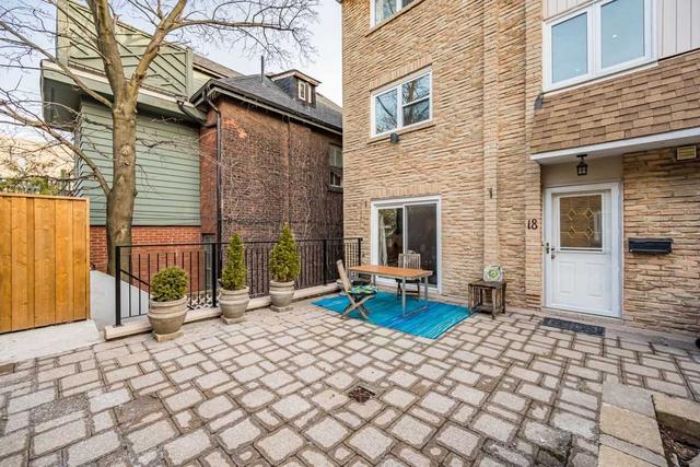 th18 - 2 Withrow Ave, Townhouse with 2 bedrooms, 2 bathrooms and 1 parking in Toronto ON | Image 1