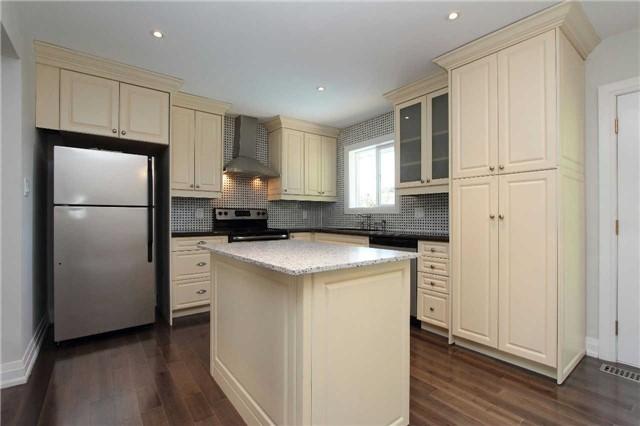 406 Glenmar Ave, House detached with 3 bedrooms, 3 bathrooms and 4 parking in Oshawa ON | Image 5