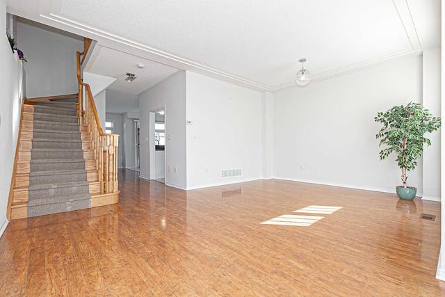 37 - 10 Post Oak Dr, Townhouse with 3 bedrooms, 3 bathrooms and 2 parking in Richmond Hill ON | Image 21