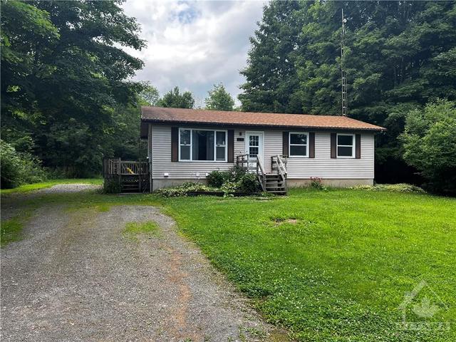 963 County Rd 18 Road, House detached with 3 bedrooms, 1 bathrooms and 4 parking in North Grenville ON | Image 3