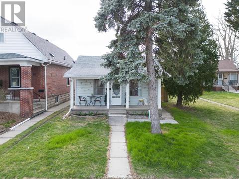 1743 Langlois Avenue, House attached with 3 bedrooms, 2 bathrooms and null parking in Windsor ON | Card Image