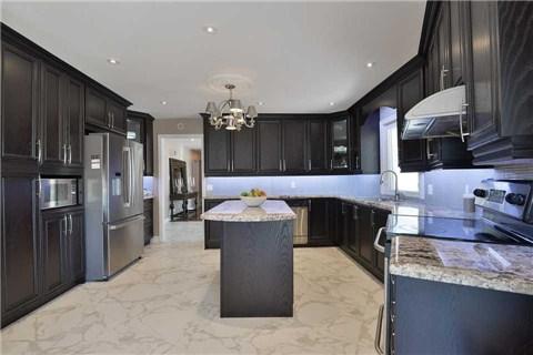 97 Latania Blvd, House detached with 3 bedrooms, 4 bathrooms and 18 parking in Brampton ON | Image 9