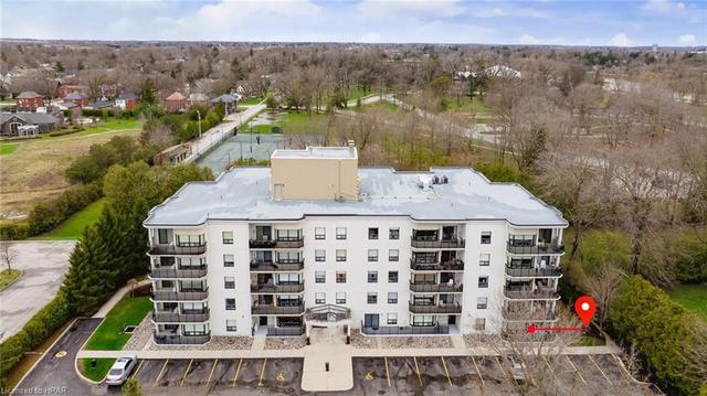104 - 160 Romeo Street S, House attached with 2 bedrooms, 2 bathrooms and 1 parking in Stratford ON | Image 34