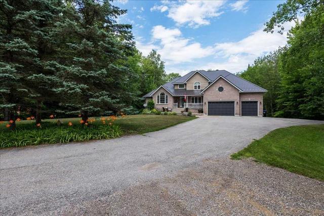 323 Scarlett Line, House detached with 4 bedrooms, 4 bathrooms and 18 parking in Oro Medonte ON | Image 1