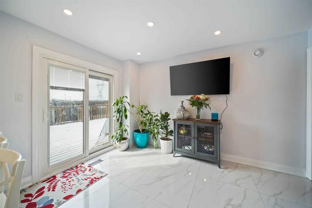 70 View North Crt, House detached with 4 bedrooms, 4 bathrooms and 6 parking in Vaughan ON | Image 13