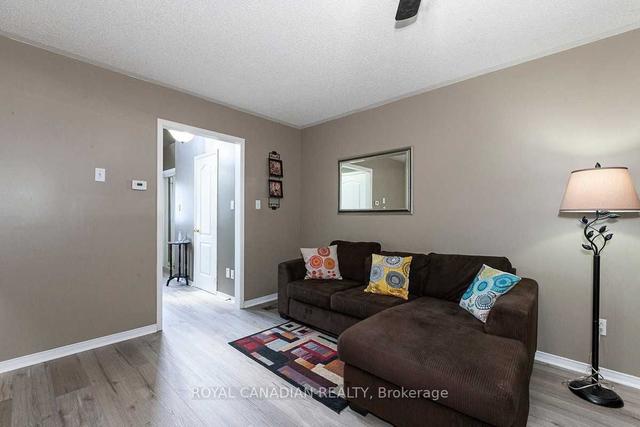 36 Bramcedar Cres, House semidetached with 3 bedrooms, 2 bathrooms and 3 parking in Brampton ON | Image 3
