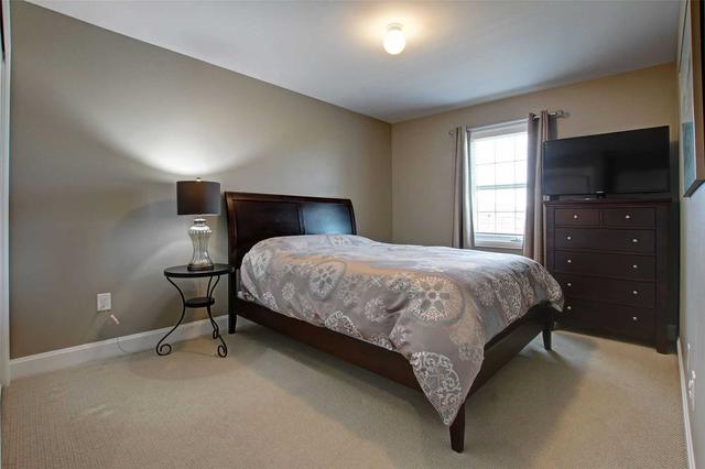 731 Banks Cres, House attached with 3 bedrooms, 3 bathrooms and 2 parking in Milton ON | Image 21