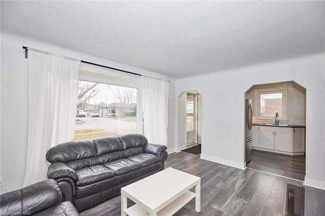 7610 Wilson Cres, House detached with 3 bedrooms, 1 bathrooms and 2 parking in Niagara Falls ON | Image 4