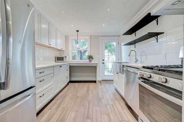 166 Young St, House semidetached with 3 bedrooms, 2 bathrooms and 1 parking in Hamilton ON | Image 7