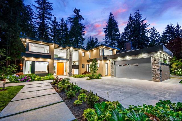 4483 Lions Avenue, House detached with 7 bedrooms, 8 bathrooms and null parking in North Vancouver BC | Card Image