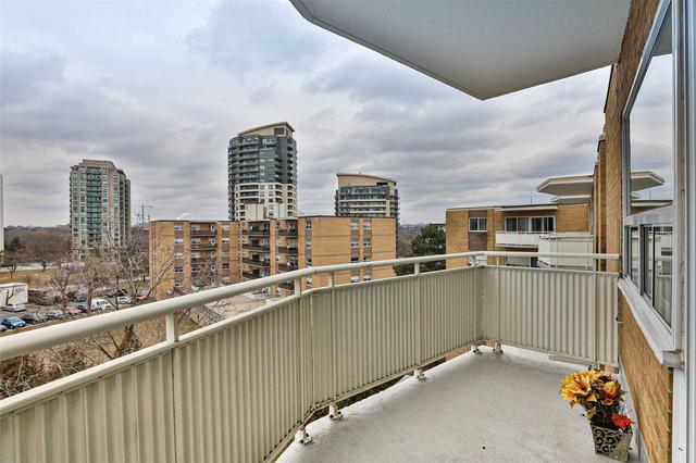 608 - 30 Allanhurst Dr, Condo with 2 bedrooms, 1 bathrooms and 1 parking in Toronto ON | Image 9