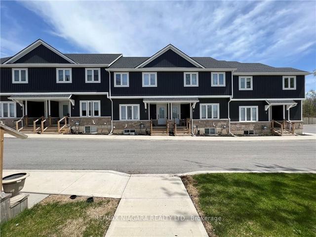 4 - 8196 Mcleod Rd, Townhouse with 2 bedrooms, 3 bathrooms and 1 parking in Niagara Falls ON | Image 12
