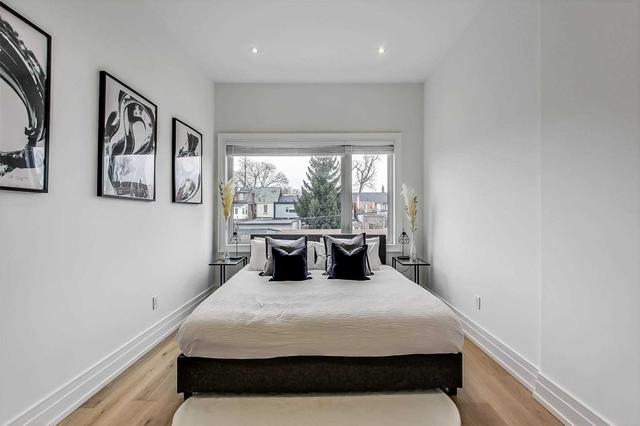 94 Argyle St, House attached with 3 bedrooms, 4 bathrooms and 1.5 parking in Toronto ON | Image 6