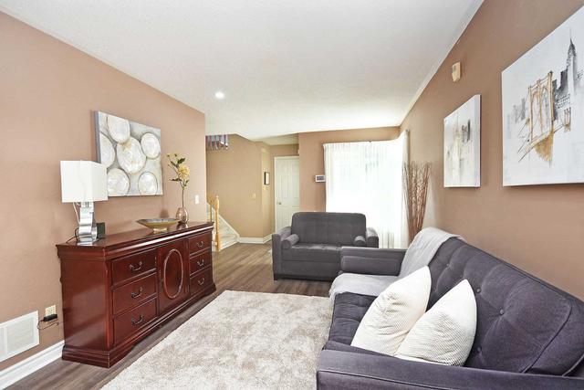 8 Heathcliffe Sq, Townhouse with 3 bedrooms, 3 bathrooms and 2 parking in Brampton ON | Image 32