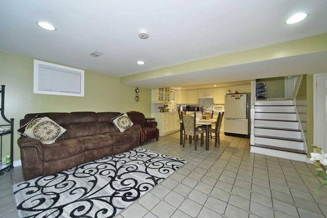 toronto - 7 Adele Ave, House detached with 3 bedrooms, 2 bathrooms and 7 parking in Toronto ON | Image 21