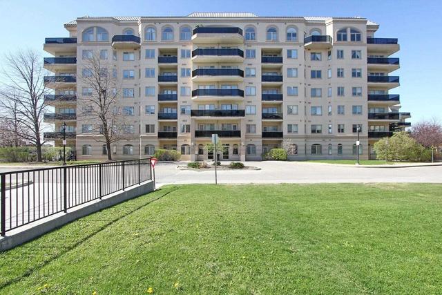 102 - 7 Dayspring Circ, Condo with 2 bedrooms, 2 bathrooms and 2 parking in Brampton ON | Image 1