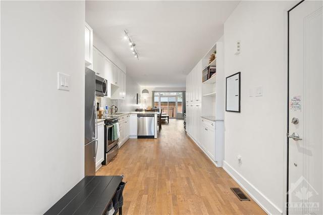 46 Bergeron Private, House attached with 2 bedrooms, 3 bathrooms and 1 parking in Ottawa ON | Image 2