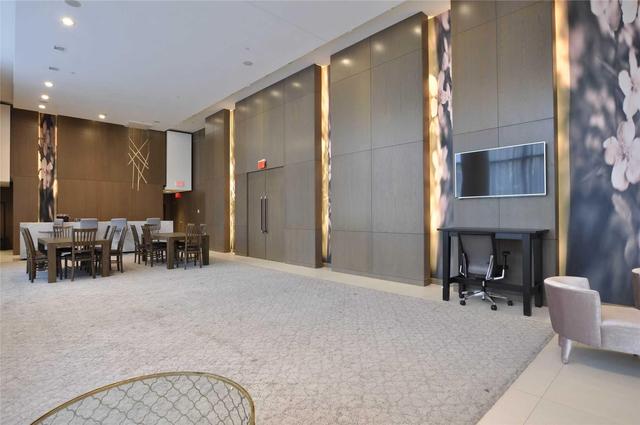 1512 - 121 Mcmahon Dr, Condo with 1 bedrooms, 1 bathrooms and 1 parking in Toronto ON | Image 4