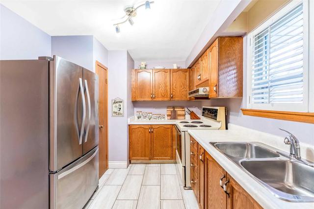 54 Horfield Ave, House detached with 3 bedrooms, 2 bathrooms and 4 parking in Toronto ON | Image 12