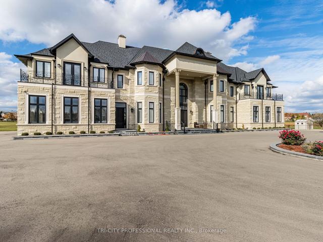 27 Morris Crt, House detached with 6 bedrooms, 7 bathrooms and 31 parking in Brampton ON | Image 23