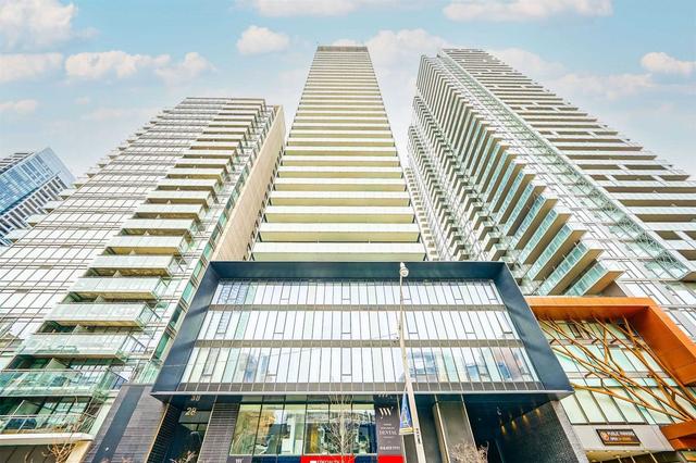 702 - 28 Wellesley St E, Condo with 2 bedrooms, 1 bathrooms and 0 parking in Toronto ON | Image 1