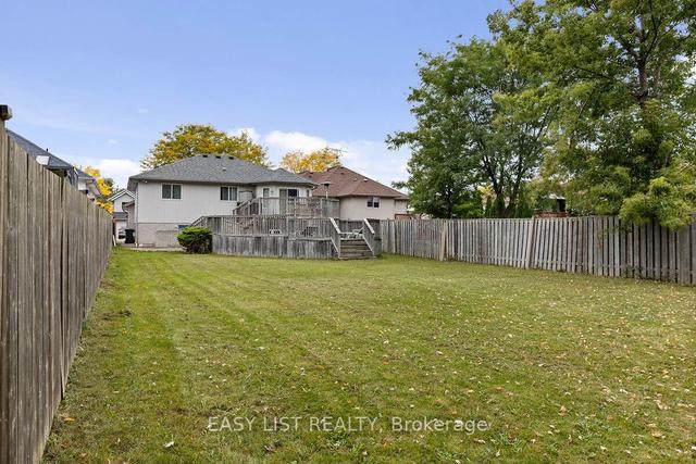 3438 Treeline Crt, House detached with 4 bedrooms, 2 bathrooms and 5 parking in Windsor ON | Image 35