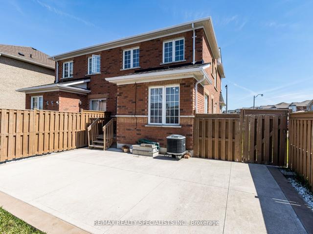 2 Wicklow Rd, House semidetached with 3 bedrooms, 4 bathrooms and 3 parking in Brampton ON | Image 28