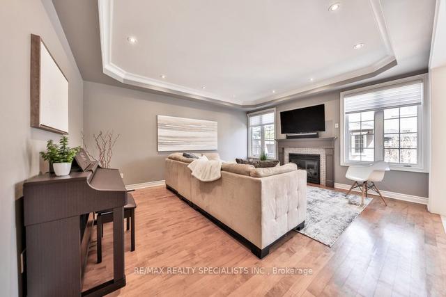 815 Somerville Terr, House detached with 4 bedrooms, 5 bathrooms and 6 parking in Milton ON | Image 4