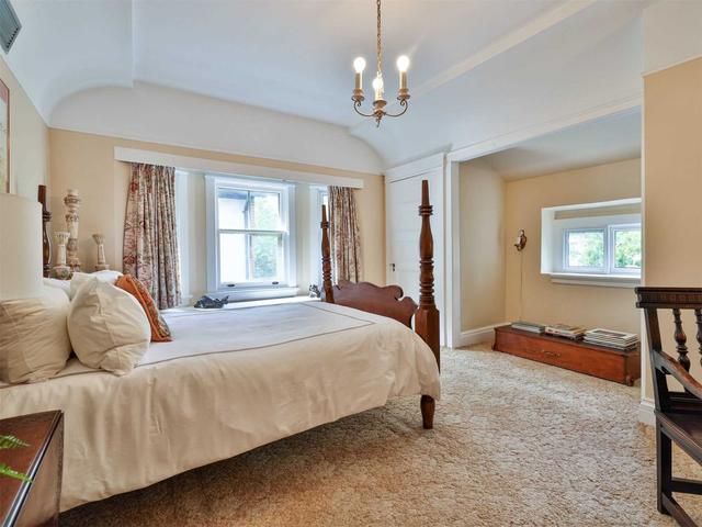 11 Lamport Ave, House detached with 5 bedrooms, 4 bathrooms and 6 parking in Toronto ON | Image 20