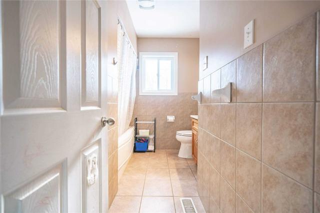 36 Freeman Ave, House detached with 2 bedrooms, 1 bathrooms and 3 parking in Guelph ON | Image 5