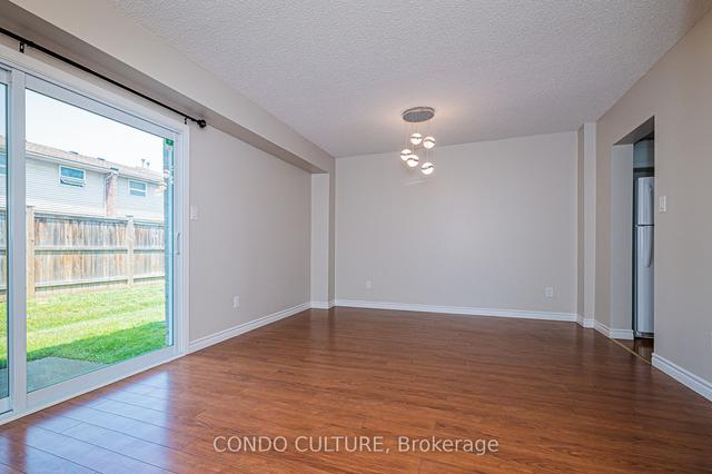 3 - 125 Sekura Cres, Townhouse with 3 bedrooms, 2 bathrooms and 2 parking in Cambridge ON | Image 3