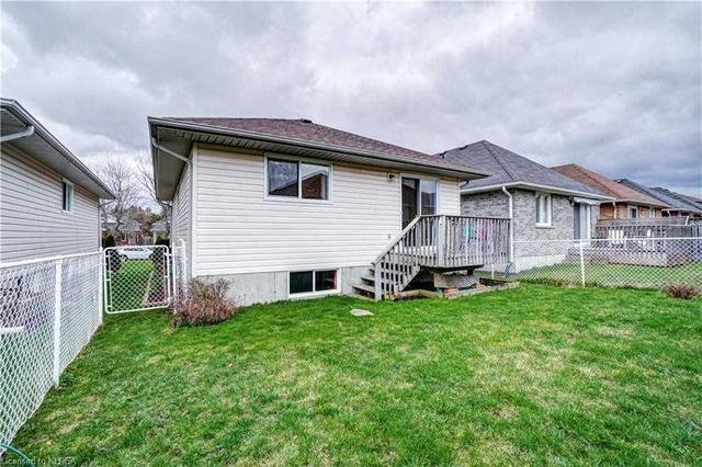 29 Laurent Blvd, House detached with 2 bedrooms, 2 bathrooms and 3 parking in Kawartha Lakes ON | Image 15