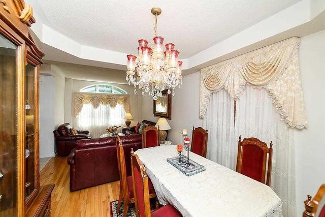 21 Whitwell Dr, House detached with 4 bedrooms, 3 bathrooms and 4 parking in Brampton ON | Image 6
