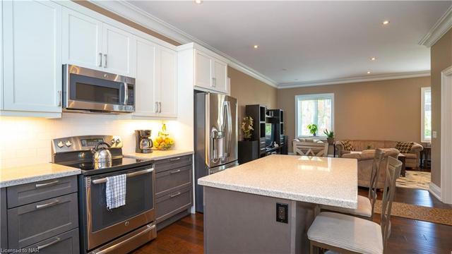 8307 Willoughby Drive, House detached with 4 bedrooms, 2 bathrooms and null parking in Niagara Falls ON | Image 10