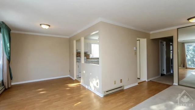 d - 10 Stonehill Court, Condo with 2 bedrooms, 1 bathrooms and 2 parking in Ottawa ON | Image 4