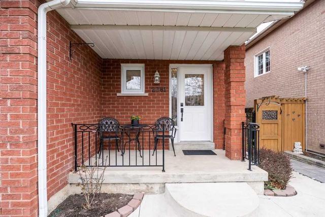 2381 Springfield Cres, House attached with 3 bedrooms, 3 bathrooms and 3 parking in Oakville ON | Image 23