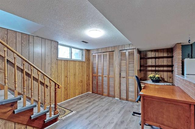 73 Joyce Pkwy, House detached with 2 bedrooms, 2 bathrooms and 5 parking in Toronto ON | Image 11