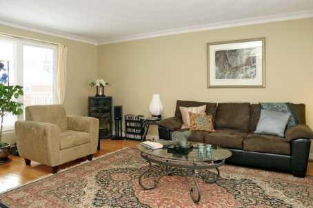 86 Regency Sq, House detached with 3 bedrooms, 2 bathrooms and 4 parking in Toronto ON | Image 2
