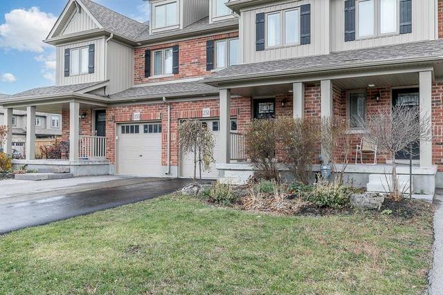 252 Hutchinson Dr, House attached with 3 bedrooms, 4 bathrooms and 3 parking in New Tecumseth ON | Image 1