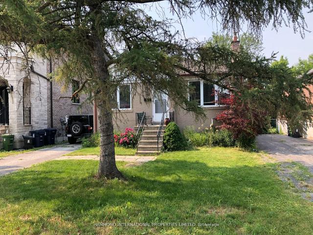 190 Patricia Ave, House detached with 2 bedrooms, 2 bathrooms and 4 parking in Toronto ON | Image 1