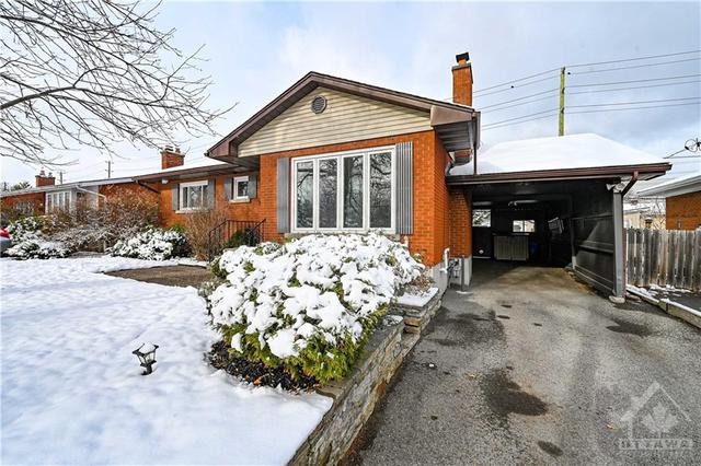 2403 Sudbury Avenue, House detached with 3 bedrooms, 2 bathrooms and 4 parking in Ottawa ON | Image 2