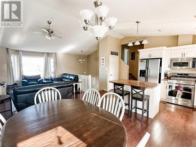 19 Reay Court, House detached with 3 bedrooms, 2 bathrooms and 4 parking in Whitecourt AB | Image 13